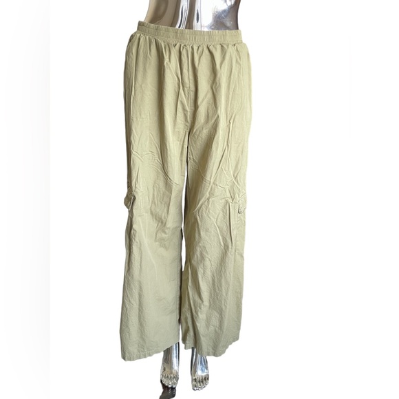 Princess Polly Olive Parachute Pants 6 - Picture 1 of 5